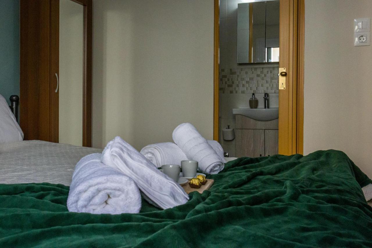 Couples Retreat, Fully Equipped Studio/ Loutraki Beach Διαμέρισμα Εξωτερικό φωτογραφία