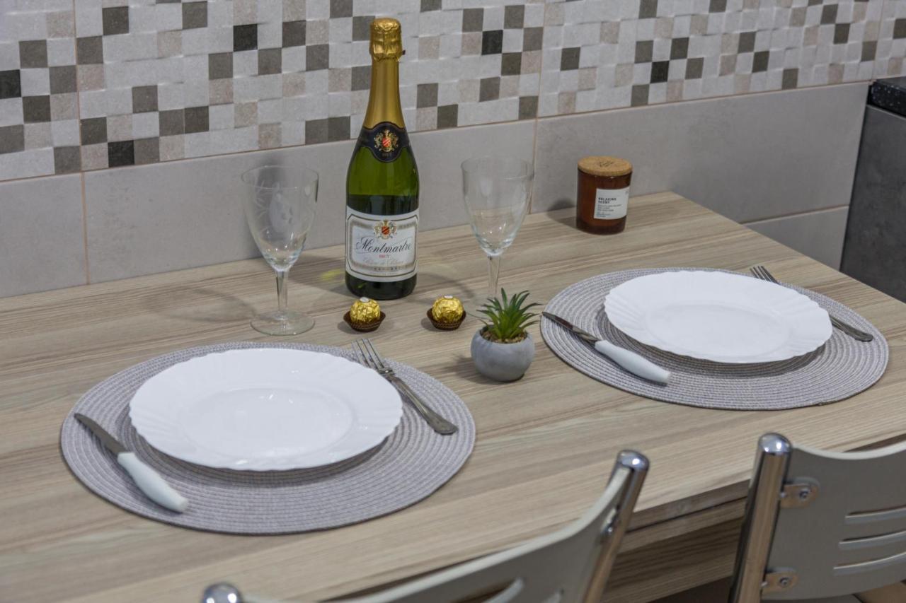 Couples Retreat, Fully Equipped Studio/ Loutraki Beach Διαμέρισμα Εξωτερικό φωτογραφία